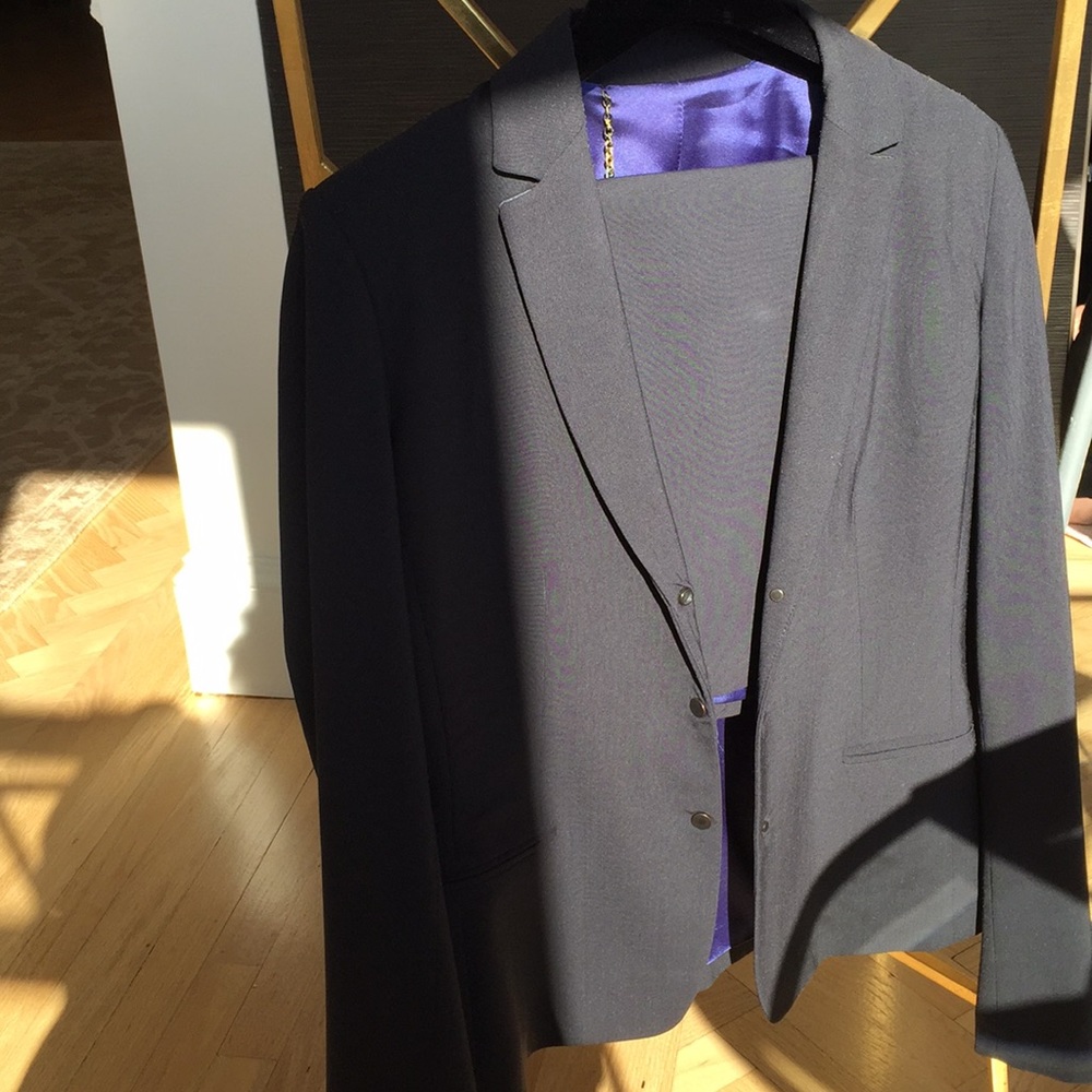 Elite Tahari blazer size 6, skirt size 2